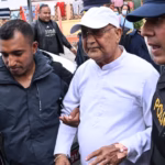 १३ दिनपछि छुटे ओली, प्रहरीले अस्पतालमै आफन्तको जिम्मा लगायो